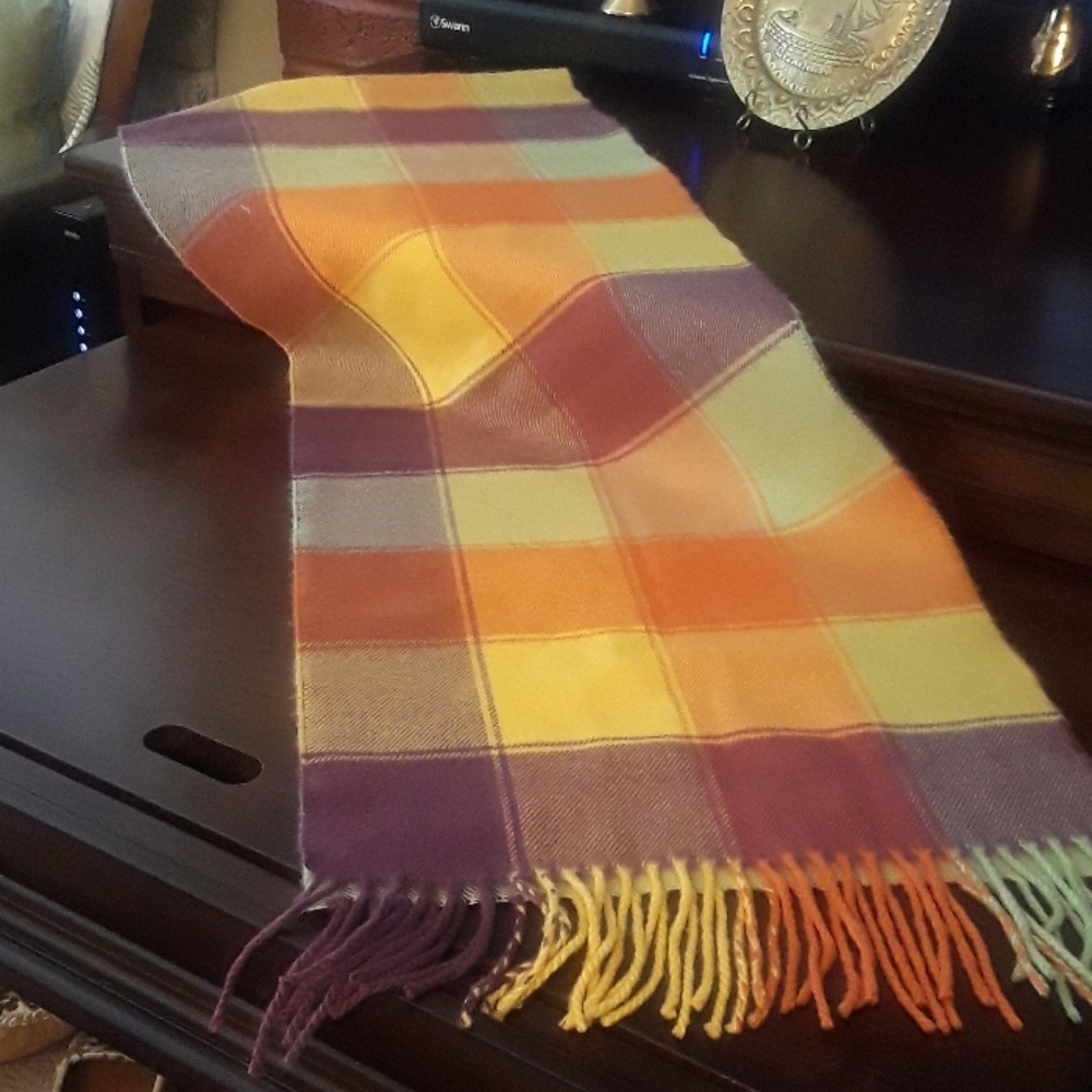 Ladies Scarve